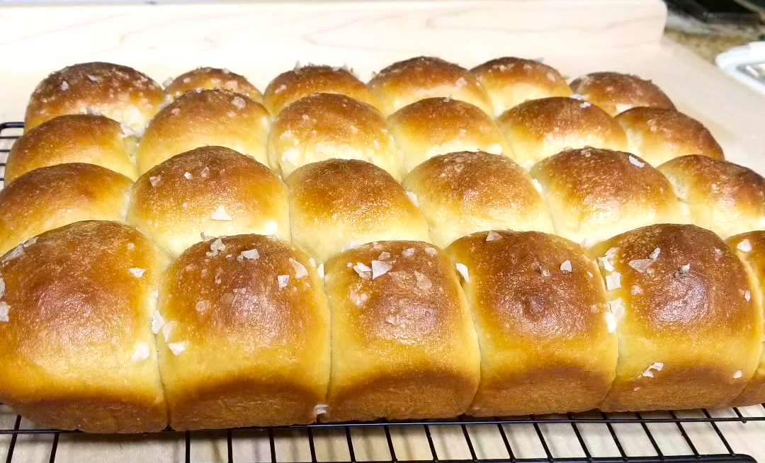 Honey Butter Dinner Rolls